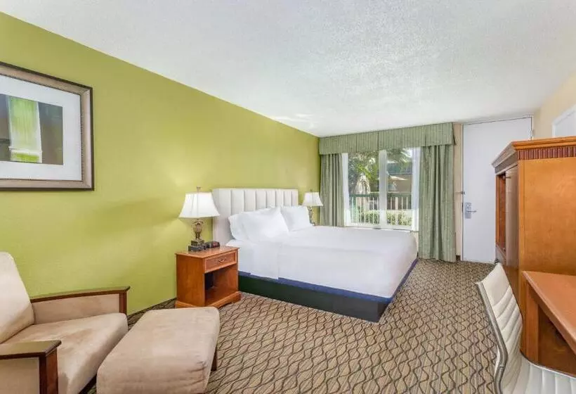 キングサイズベッドのスタンダードルーム, Ocean Breeze Inn Vero Beach