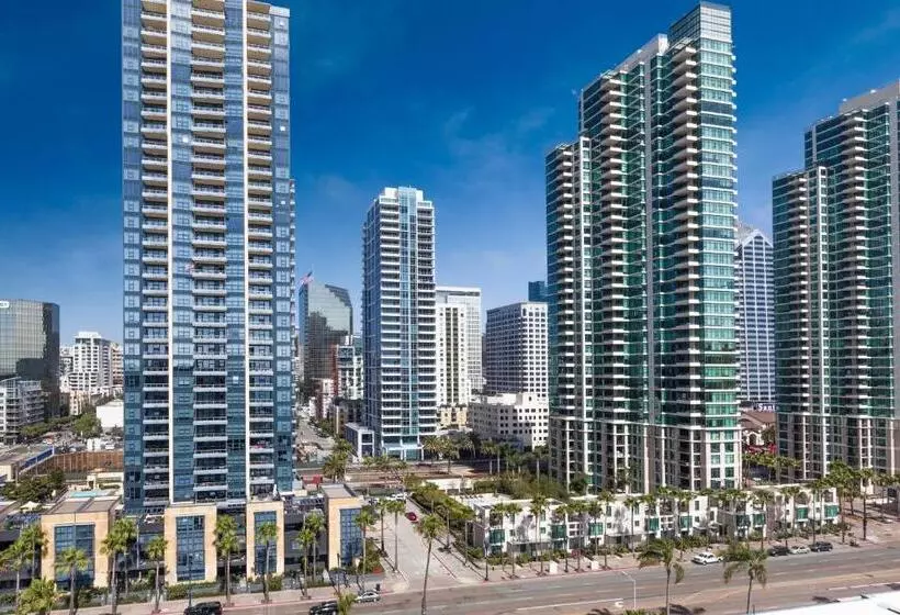 اتاق سوپریور با چشم‌انداز, Wyndham San Diego Bayside
