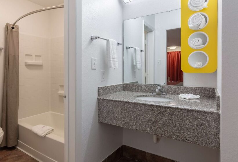 غرفة ديلوكس, Motel 6 Bryan