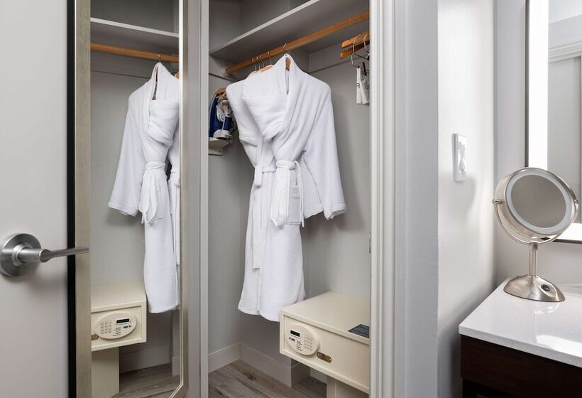 장애인을 위한 더블 침대 스탠다드 룸, Hilton Galveston Island Resort