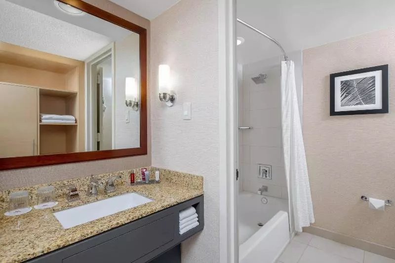 キングサイズベッドのスタンダードルーム, Boca Raton Marriott At Boca Center