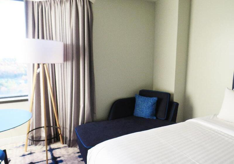 חדר סטנדרט עם מיטת קינג, Crowne Plaza College Park  Washington Dc