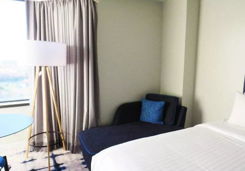 キングサイズベッドのスタンダードルーム, Crowne Plaza College Park  Washington Dc