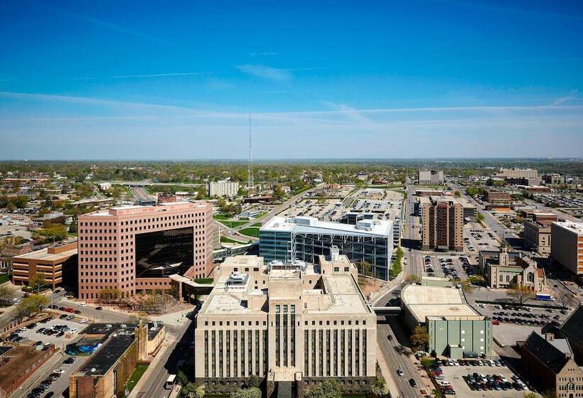 带2个双人床的标准工作室, Des Moines Marriott Downtown