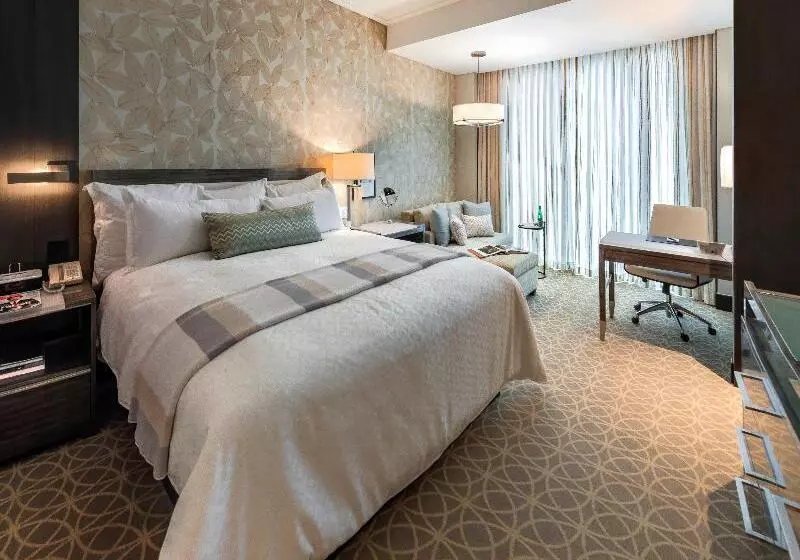 اتاق استاندارد با تخت بزرگ, Des Moines Marriott Downtown