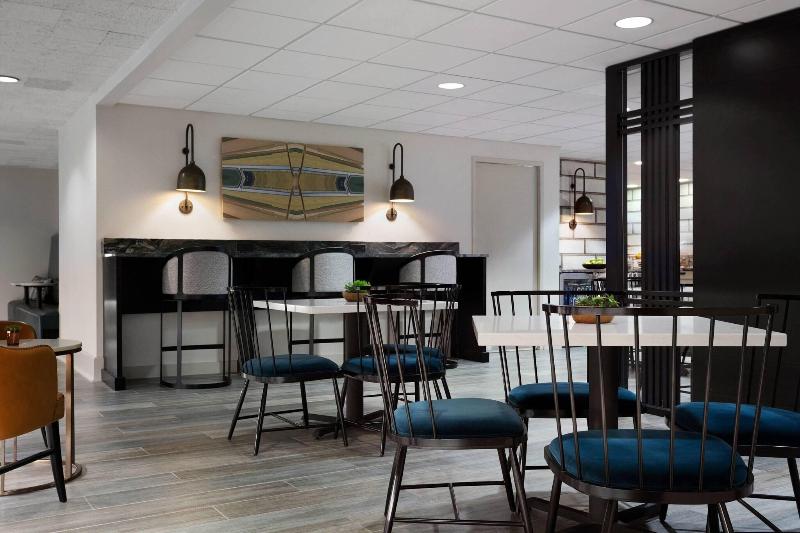 스탠다드 룸 킹사이즈 침대, Des Moines Marriott Downtown