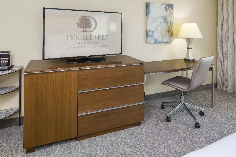 キングサイズベッドのスタンダードルーム, Doubletree By Hilton Boston  Andover