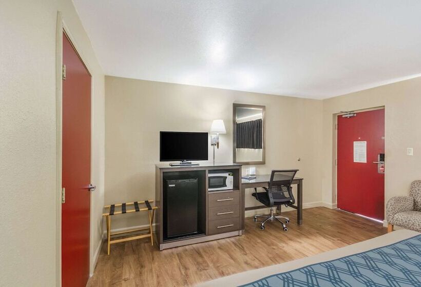 带2个双人床的标准工作室, Econo Lodge Inn & Suites I 35 At Shawnee Mission