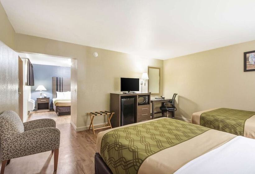 سوییت, Econo Lodge Inn & Suites I 35 At Shawnee Mission