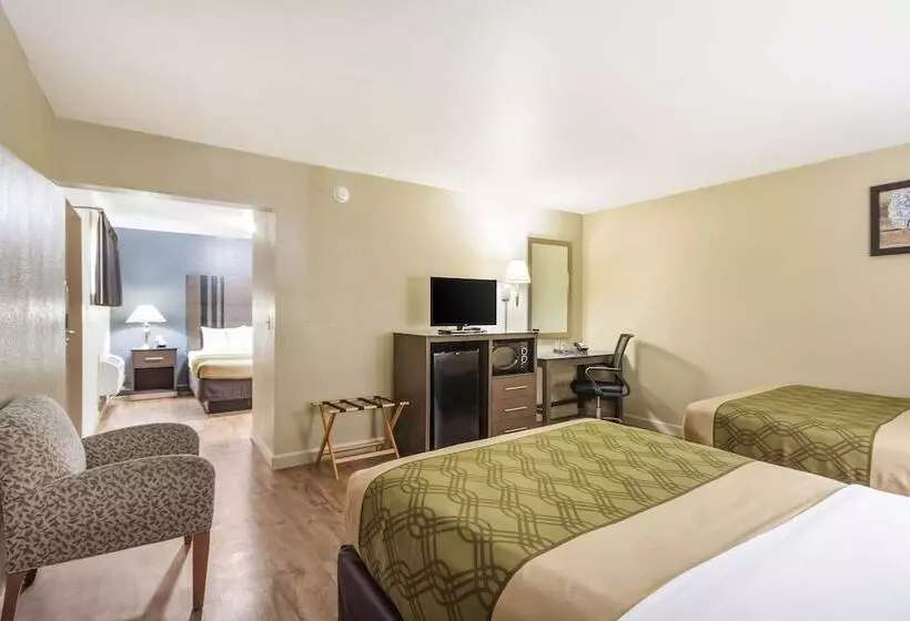 スイート, Econo Lodge Inn & Suites I 35 At Shawnee Mission