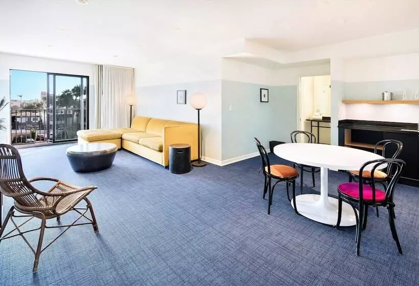 シティビュースイート, Erwin Venice Beach