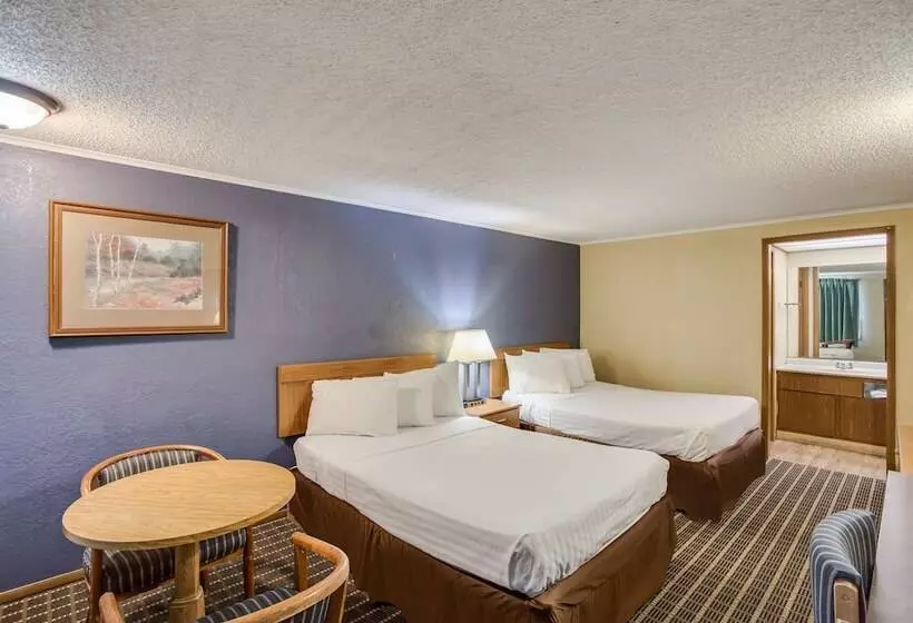 ２ダブルベッドのスタンダードルーム, Knights Inn Ashland