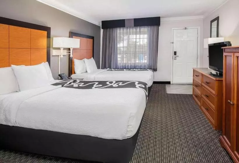 2ダブルベッドのスタンダードルーム, La Quinta Inn By Wyndham Dallas Uptown