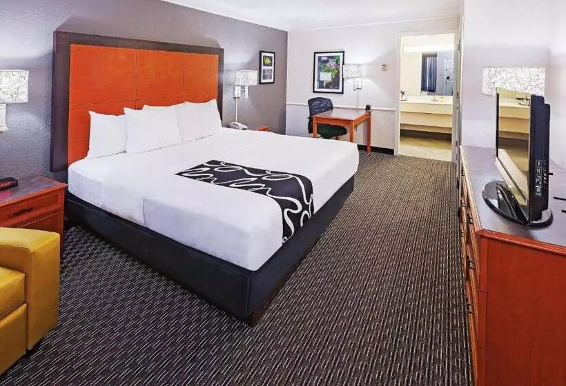 キングサイズベッドのデラックスルーム, La Quinta Inn By Wyndham Dallas Uptown