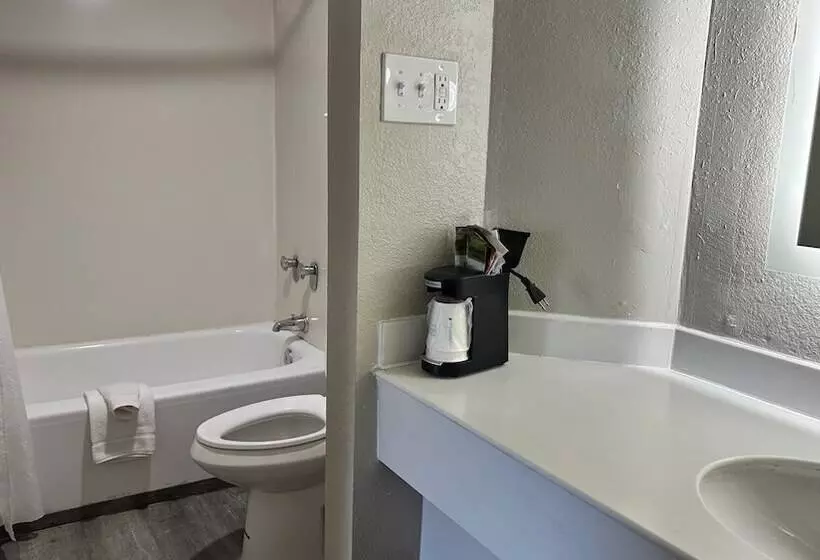 اتاق استاندارد با 2 تخت دوبل, Days Inn By Wyndham San Diego Vista