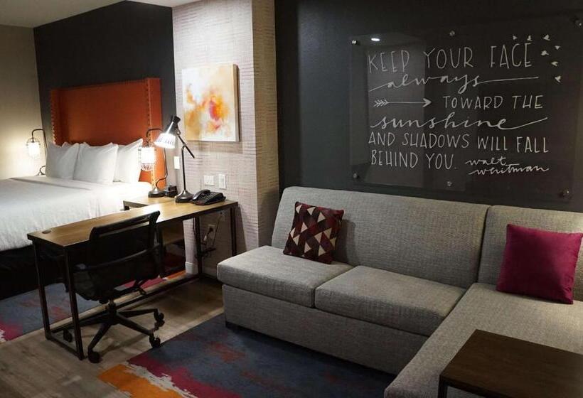 带大床的豪华间, La Quinta Inn & Suites By Wyndham Lewisville