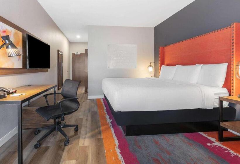 适合残疾人士使用的带超级大床的标准间, La Quinta Inn & Suites By Wyndham Lewisville