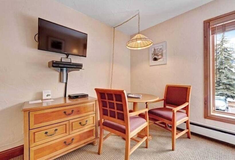 דירת חדר, Lion Square Lodge