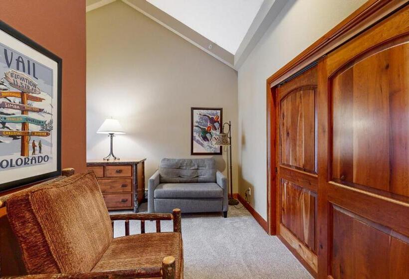 דירת חדר, Lion Square Lodge