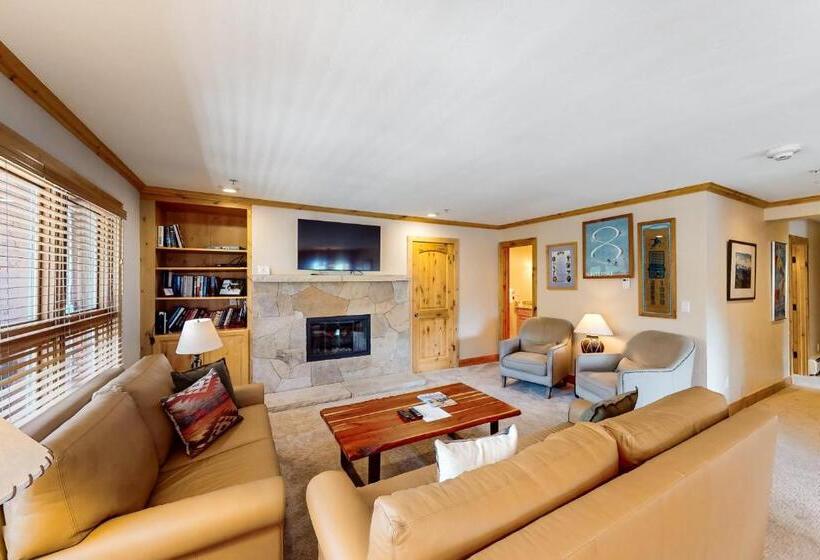 Люкс 2 Спальни, Lion Square Lodge