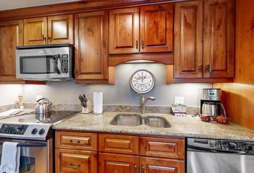 דירת חדר, Lion Square Lodge