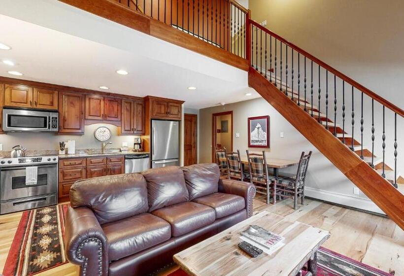 דירת חדר, Lion Square Lodge