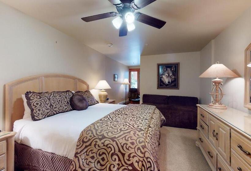 דירת שני חדרים, Lion Square Lodge