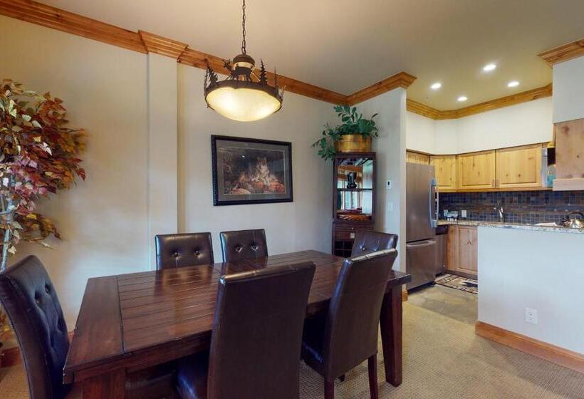 דירת שני חדרים, Lion Square Lodge