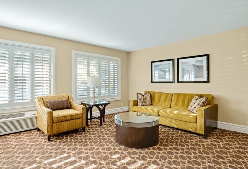 جناح, Marin Suites