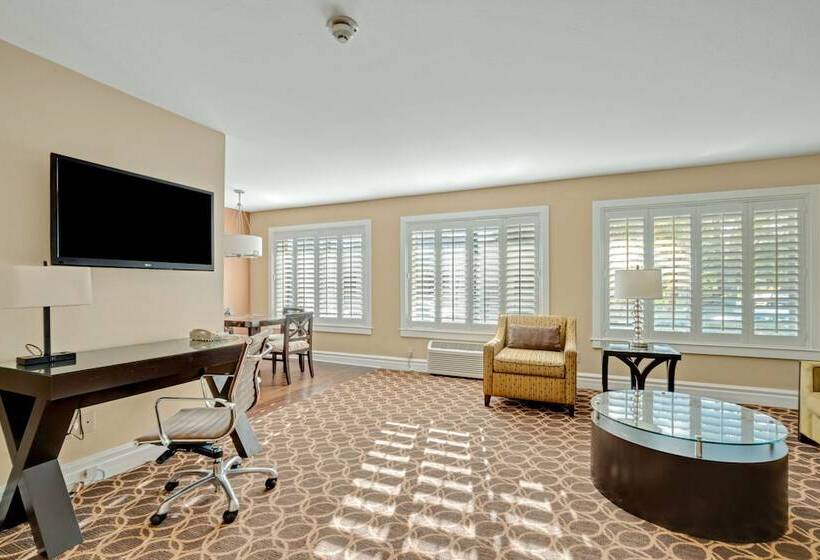 جناح, Marin Suites