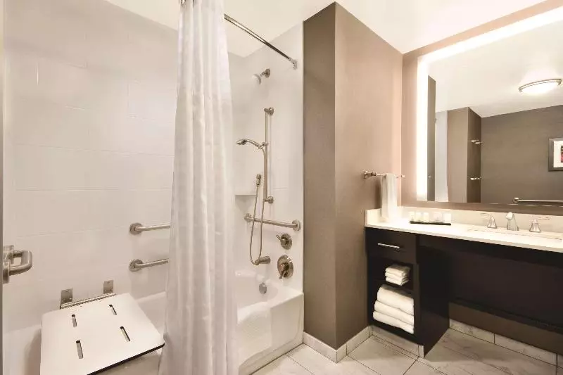 سوئیت 2 خوابه, Marin Suites