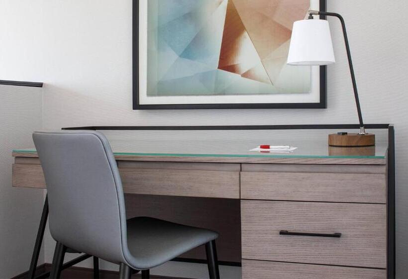 キングサイズベッドのスイートルーム, Minneapolis Marriott City Center