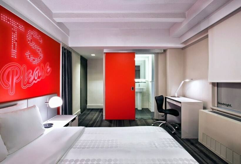 琮城市景观的豪华间, Row Nyc