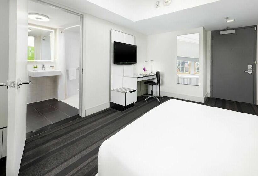 高级大房间, Row Nyc