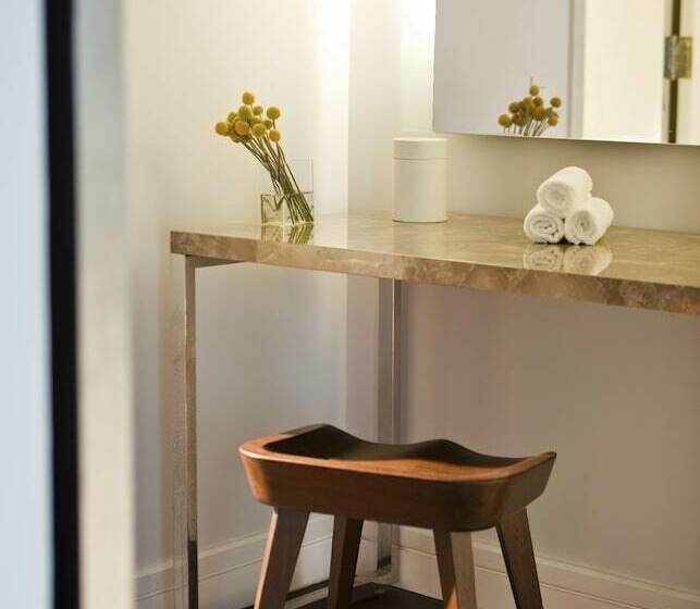 行政套房, Row Nyc