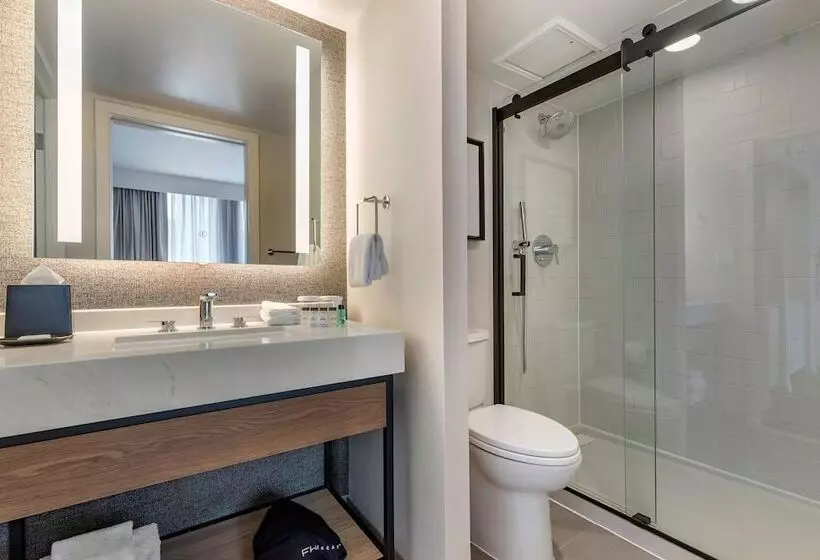 سوییت, Sheraton Suites Old Town Alexandria