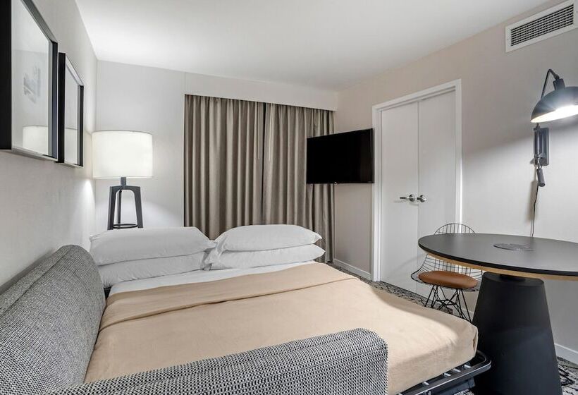 Люкс, Sheraton Suites Old Town Alexandria