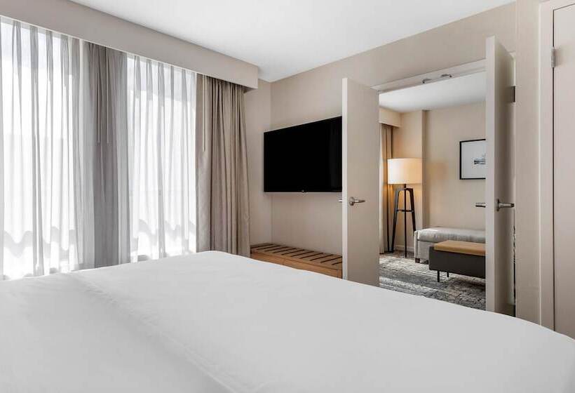 Люкс, Sheraton Suites Old Town Alexandria