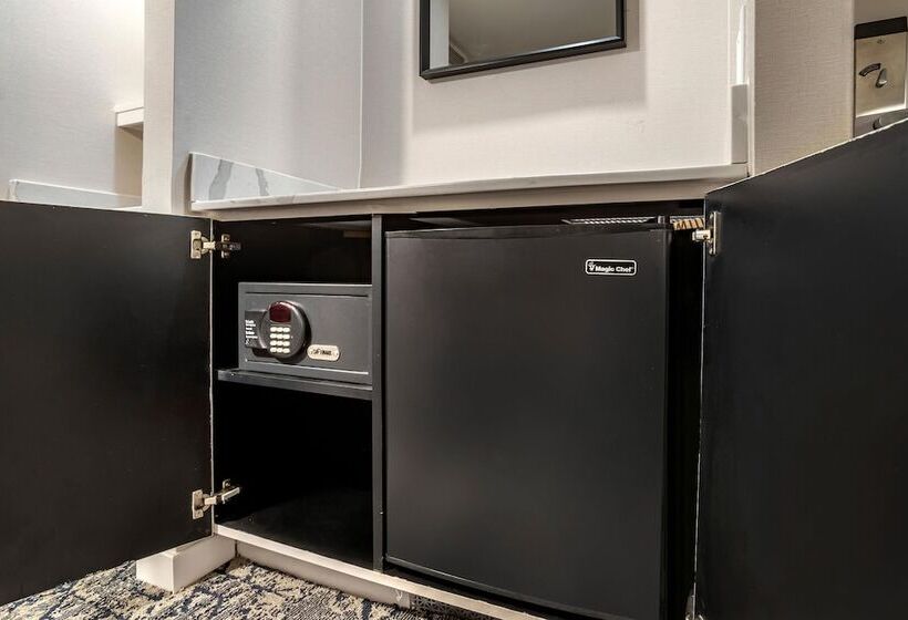 Люкс, Sheraton Suites Old Town Alexandria