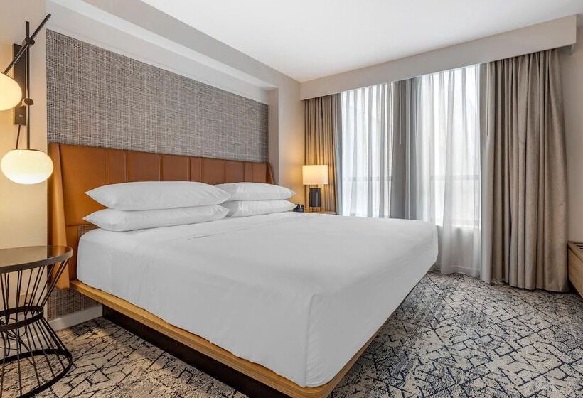 Люкс, Sheraton Suites Old Town Alexandria