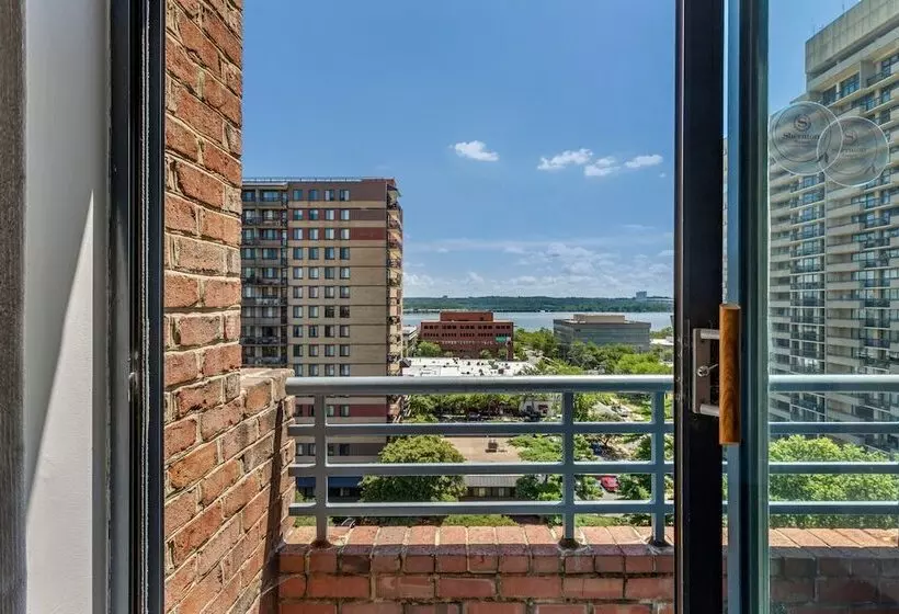 Sviitti Liikuntarajoitteisille, Sheraton Suites Old Town Alexandria
