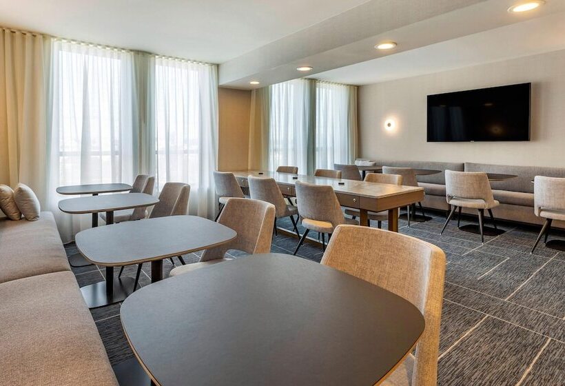 Люкс Клуб, Sheraton Suites Old Town Alexandria