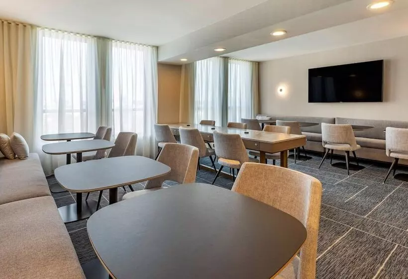 سوئیت کلاب, Sheraton Suites Old Town Alexandria