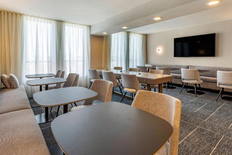 클럽 스위트, Sheraton Suites Old Town Alexandria