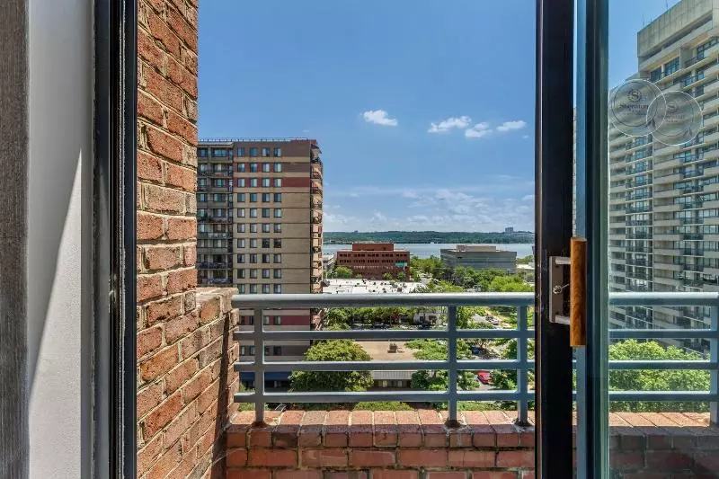 سوئیت کلاب, Sheraton Suites Old Town Alexandria