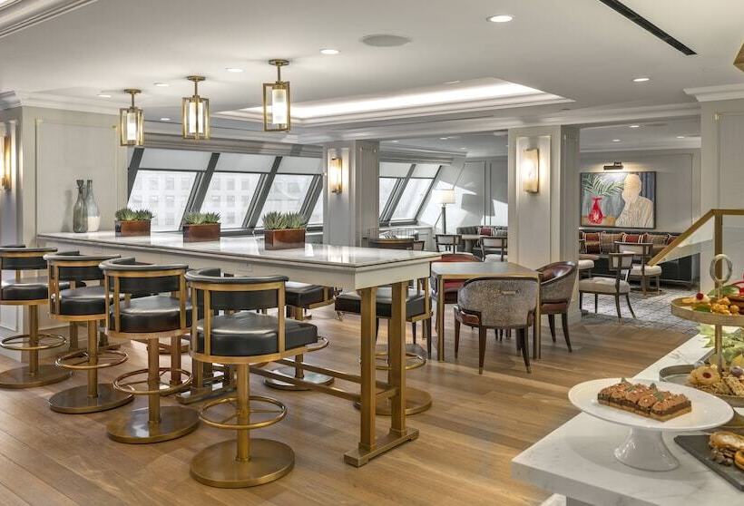 غرفة تنفيذية, The Langham Boston