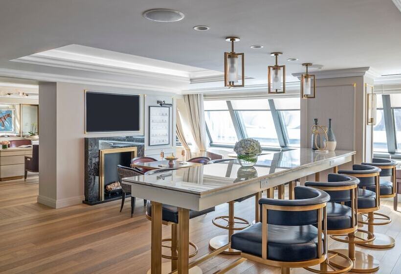 غرفة تنفيذية, The Langham Boston