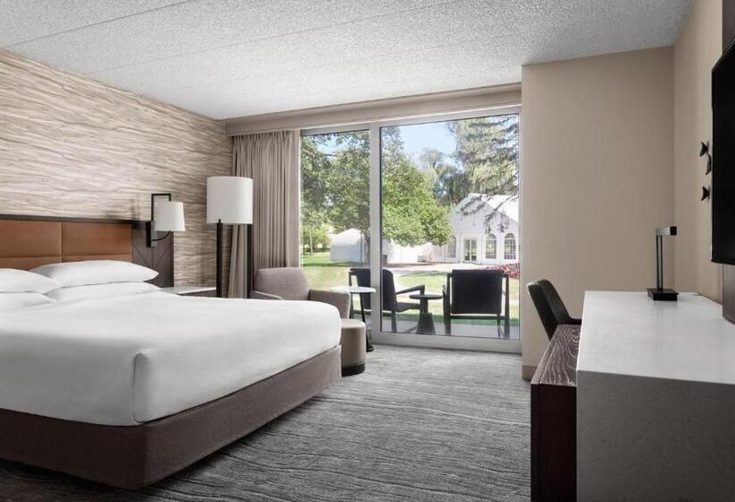 キングサイズベッドのスタンダードルーム, Lincolnshire Marriott Resort