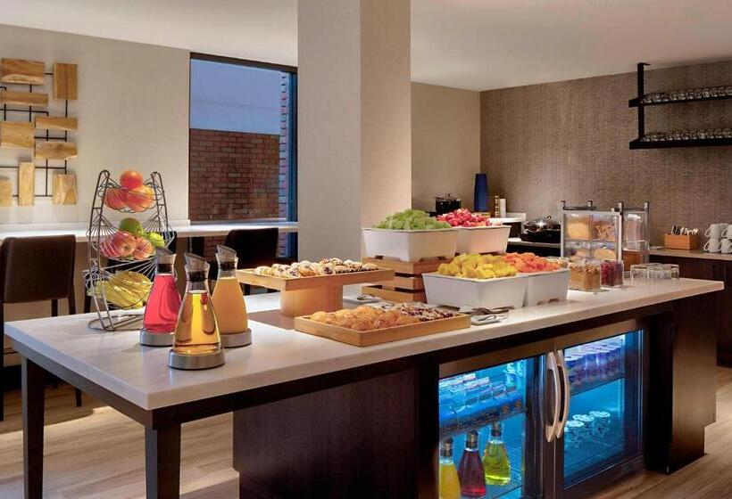 キングサイズベッドのエクゼクティブルーム, Lincolnshire Marriott Resort