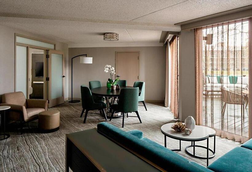 スイート, Lincolnshire Marriott Resort